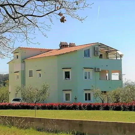 Apartmani Natasa Vrsar Exterior photo