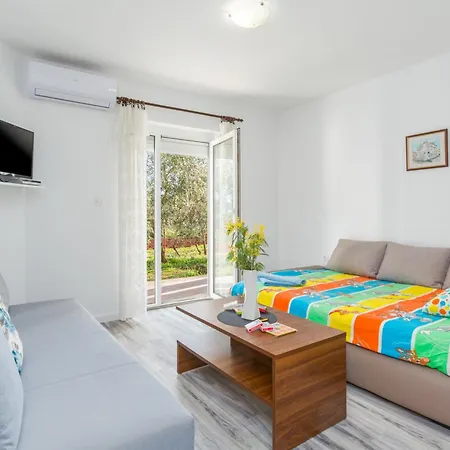 Apartmani Natasa Vrsar Exterior photo