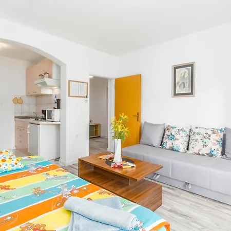 Apartmani Natasa Vrsar Exterior photo